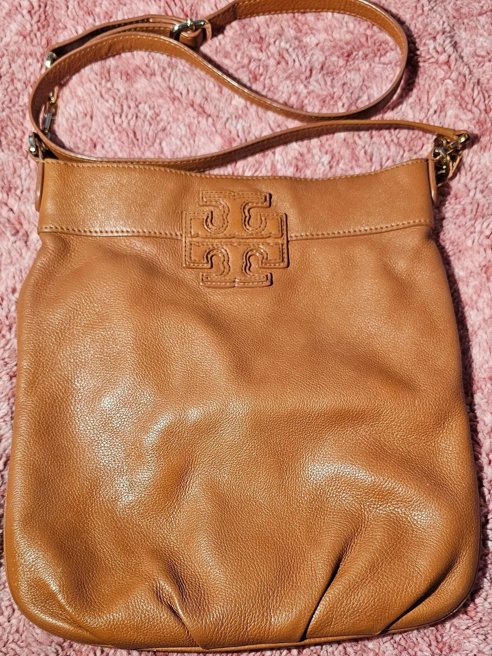 Tory Burch Camel Pebbled Soft Leather Chain Detail Crossbody Bag